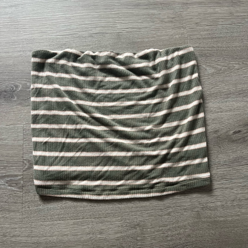 Woman’s Striped Tube Top